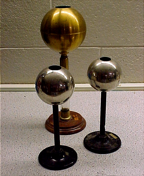 HOLLOW CONDUCTING SPHERES